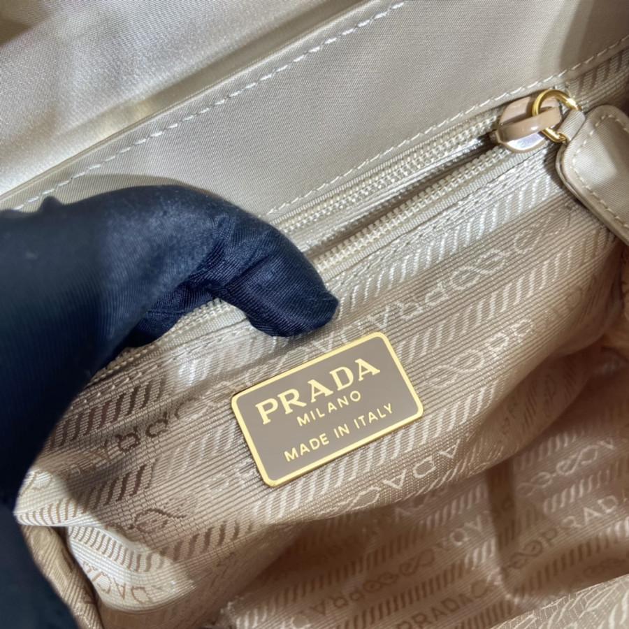 Túi xách Prada