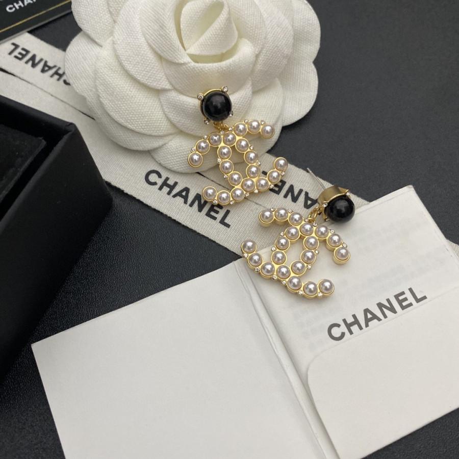 Bông tai Chanel