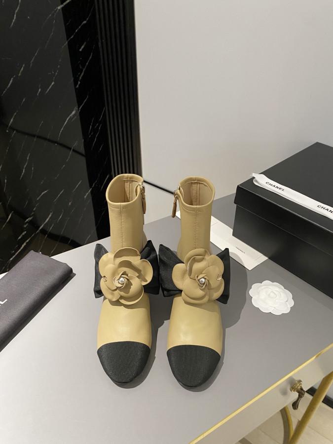 Boots Chanel