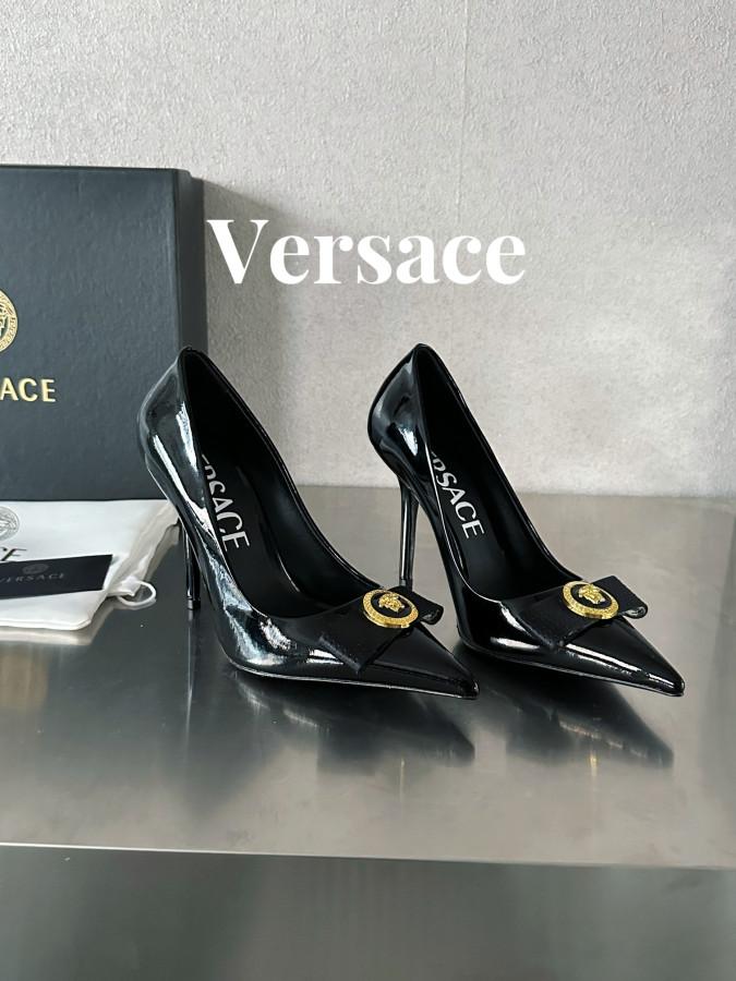 Giày Versace 2024