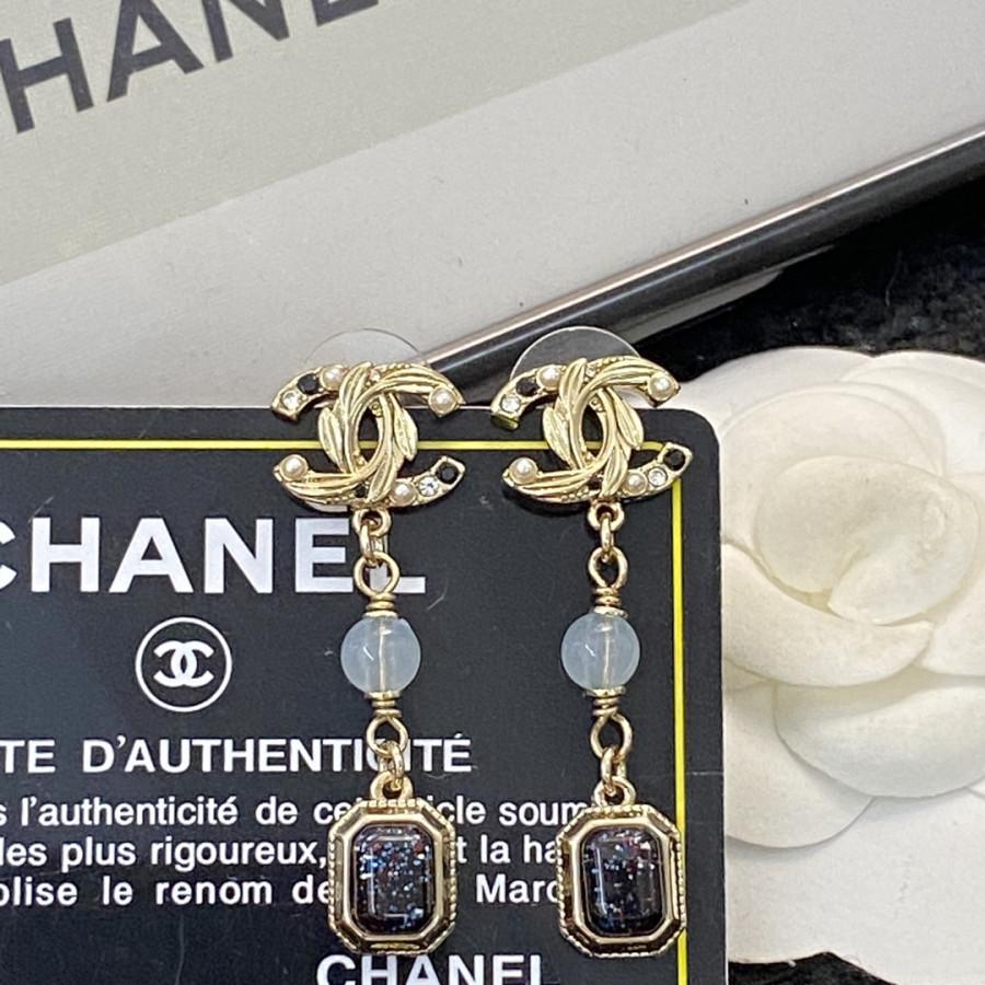 Hoa tai Chanel