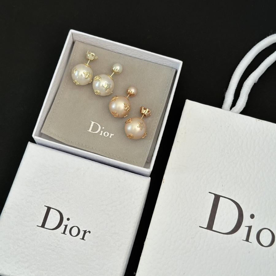 Hoa tai Dior
