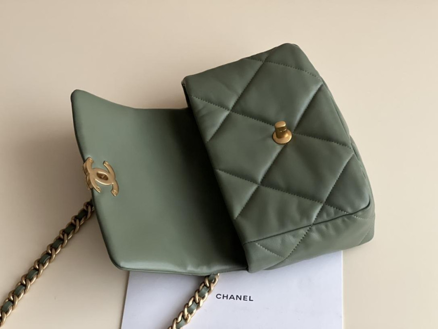 Túi xách Chanel 19