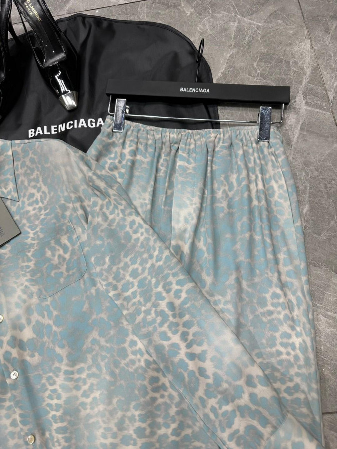 Set quần áo Balenciaga