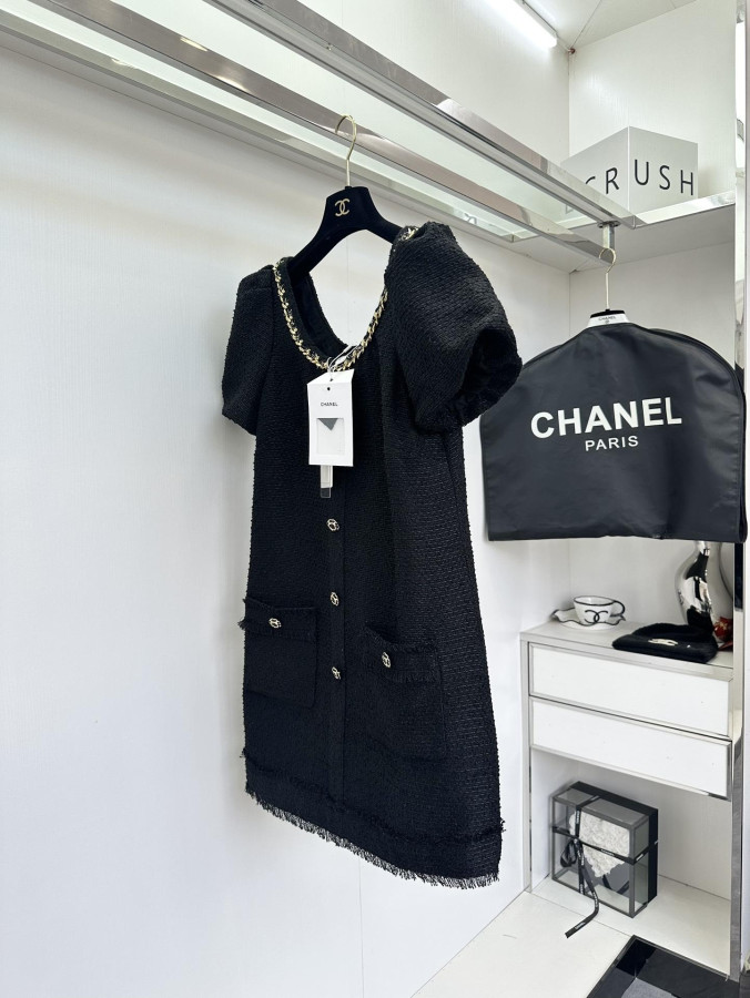 Váy Chanel