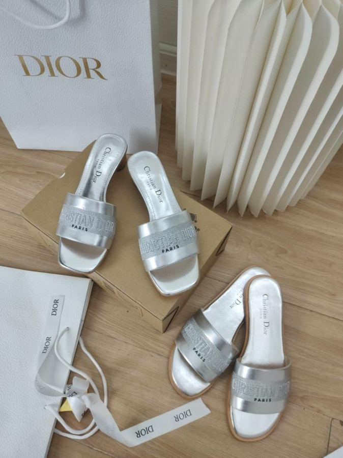 Dép Dior